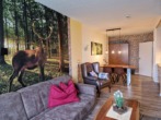 Wohnzimmer mit Essplatz u. Küchenzeile - Appartement im Ferienpark Hahnenklee