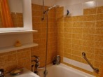 Bad mit Wanne - 2-Zimmer-Eigentumswohnung in Hahnenklee