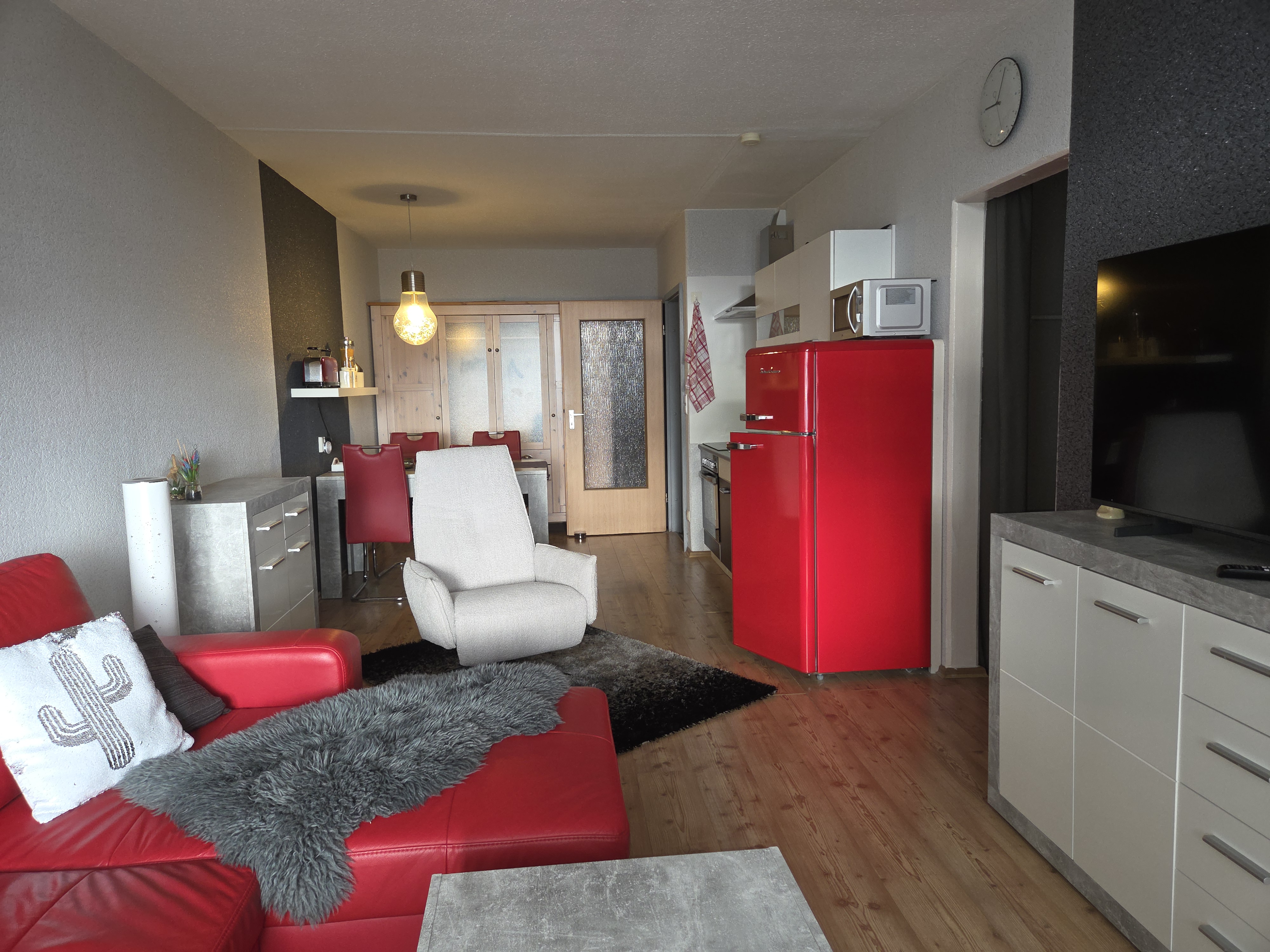 Renovierte u. modern möblierte Ferienwohnung